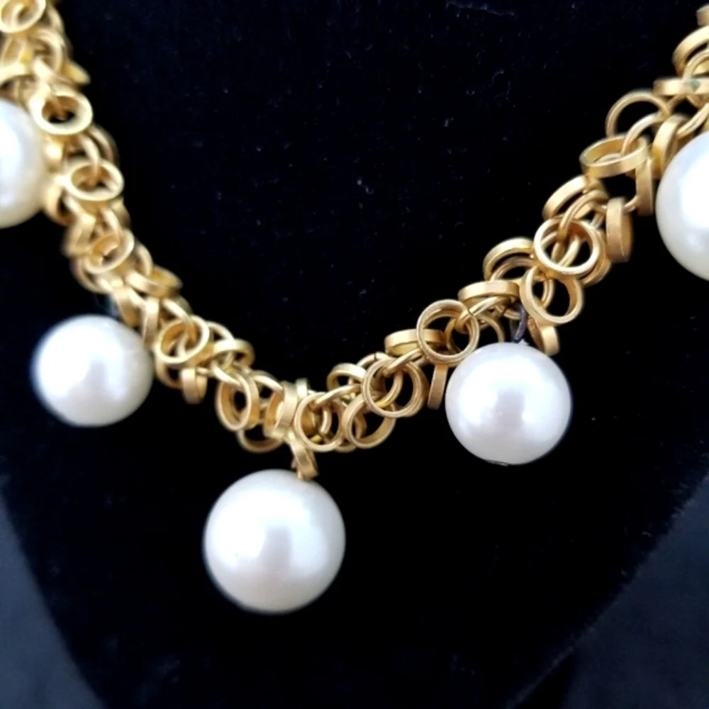 Gold chain & faux pearl necklace ⚪ - Picture 2 of 6